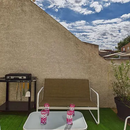 Maison A 230m De La Avec Terrasse Et Parking Prive - Fr-1-326-869