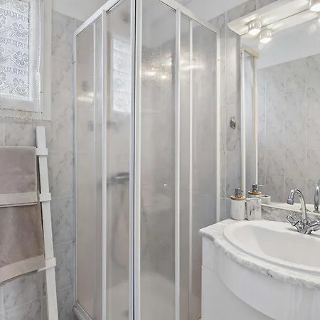 Maison A 230m De La Avec Terrasse Et Parking Prive - Fr-1-326-869 * Marseillan (Herault)